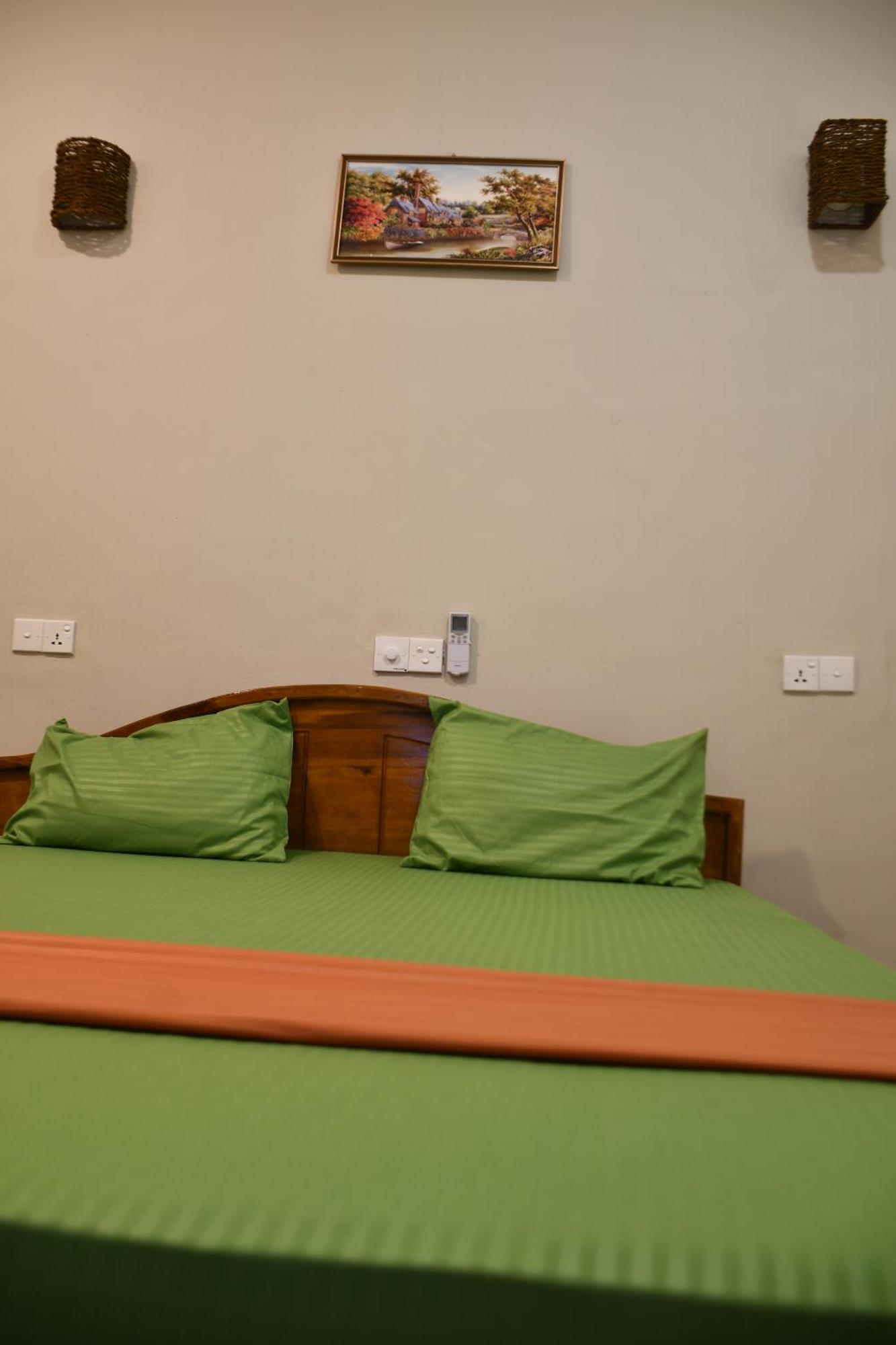 Pearl Of The Bay Hotel Arugam Bay Buitenkant foto